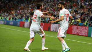 Испания пречупи Иран с късмет, отмениха гол за азиатците след VAR (ГАЛЕРИЯ)