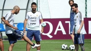 Марадона настоява да говори с Меси преди мача с Нигерия