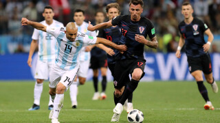 Манджукич и Масчерано в битка на два етажа (ВИДЕО)