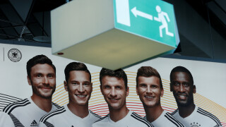 Германците отпътуваха безмълвни към дома (ГАЛЕРИЯ И ВИДЕО)