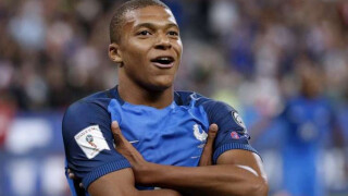 Мбапе дарява премията си за благотворителност