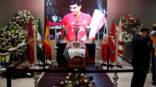 Стотици изпратиха Хосе Антонио Рейес в последния му път 