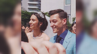 Йозил се ожени за Мис Турция на пищна ориенталска церемония (ВИДЕО)