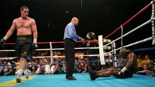 С какво се занимава сега последният, който победи Железния Майк (ВИДЕО)