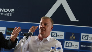 Сираков успокои феновете: При 