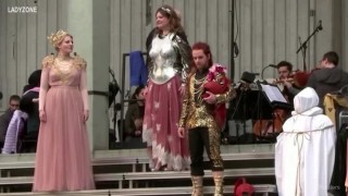 Немската държавна опера с първи спектакъл, но... на паркинга (ВИДЕО)