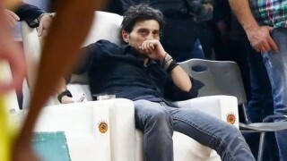 Война между феновете и собственика на баскетболния 