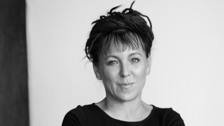 "Карай плуга си през костите на мъртвите" от нобелистката Олга Токарчук - екотрилър за общество в преход