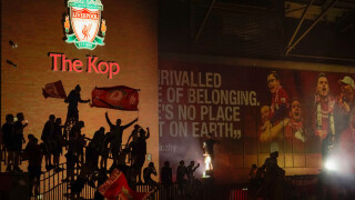 Клоп порица феновете: Ще празнуваме заедно, когато му дойде времето