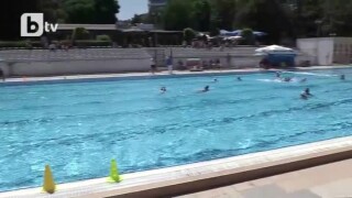 Съмнения за коронавирус във водната топка (ВИДЕО)