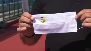 Нововъведение: Раздават маски на феновете на финала за купата (ВИДЕО)