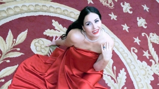 Оперната прима Соня Йончева ще носи рокля на български дизайнер (ВИДЕО)