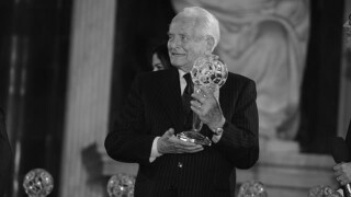 Сеньор футбол си отиде