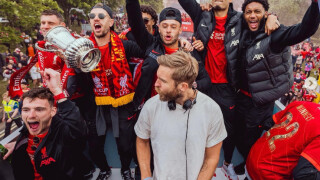 Как песен на Дуа Липа се превърна в неофициален химн на 