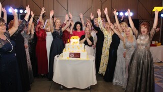Бал на жълтата роза: Близо 300 дами събраха над 80 хил. лв. за благотворителна кауза