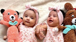 Жена роди две деца, заченати с разлика от една седмица