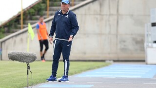 Стоилов: Само в атака мога да играя и аз. Играчите да не живеят в розови сънища 