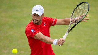 Кузманов тръгна силно на 