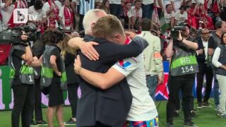 Ние сме си наша кръв: Прегръдката на Стоичков и Ракитич (ВИДЕО)