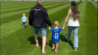 Гиби Искренов заведе внуците на 