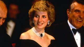 Принцеса Даяна „се завръща“ в Париж като восъчна фигура с емблематична рокля