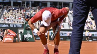 Оперираха Джокович в Париж