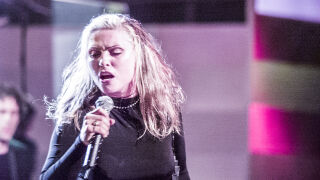 Деби Хари планира изложба с костюмите от ерата на "Blondie" (СНИМКИ)