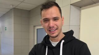 Балан емоционално за второто си дете: Така изглежда един безумно щастлив баща (ВИДЕО)