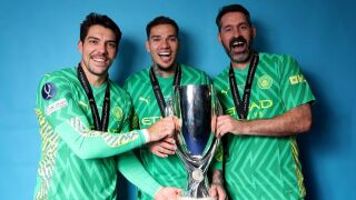 Как да спечелиш 11 трофея за 10 минути игра?