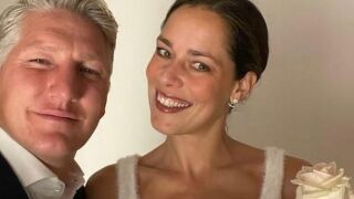 Ана и Швайни ще трябва да се прегръщат и усмихват до 2027 г.