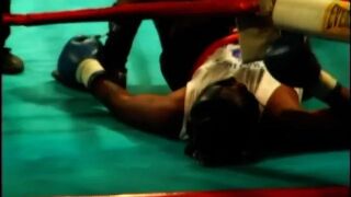 Рядко ВИДЕО: Тайсън Фюри нокаутира брутално аматьор