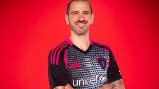 Леонардо Бонучи не прощава дори и на жените във футбола (ВИДЕО)