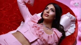 Футболист на Севиля си татуира дъщерята на Цеца и Аркан