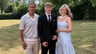 Вижте абитуриента на Стилиян Петров (СНИМКИ)