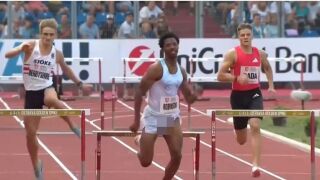 Пич, къде ти е бандажът? Американец със злато, докато мъжкото му достойнство е навън (ВИДЕО)