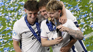 Англия ликува! Отново няма равен при младежите (СНИМКИ)