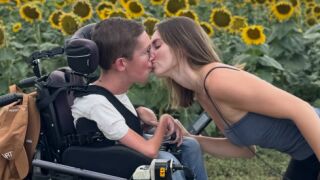 Подиграват се на брака им с години, но те доказат, че любовта е по-силна от предразсъдъците