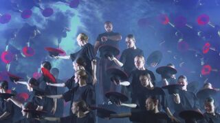 Снимка: "Тялото е като куб на Рубик": Танцовият спектакъл Murmuration - за първи път у нас
