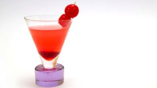 Коктейл "Розовата лейди"