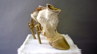 Хвърлете едно копито на тези обувки!