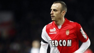 Олимпиакос вече не иска Бербатов