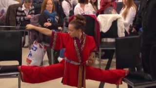 Кунг Фу, малък Майкъл Джексън и щур танц