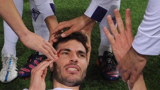 Футболист отвори аркада на съотборник, вкарал гол (ВИДЕО)