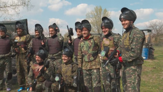 Македонските футболисти извадиха пушките (ВИДЕО)