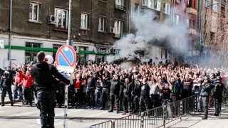 Шествията на агитките на 