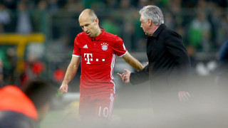 Съотборниците се подиграват на сръдльото Робен (ВИДЕО)