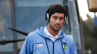 Сам срещу всички: Вратар опази вратата си срещу четирима (ВИДЕО)