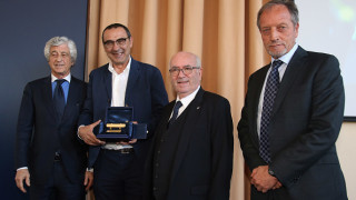 Маурицио Сари спечели наградата за треньор на годината в Серия 