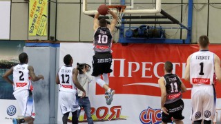 Капитанът на футболния „Черно море” ще играе в баскетболния Мач на звездите (ВИДЕО)