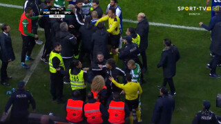 Съдия изгони... човека с носилката (ВИДЕО) 